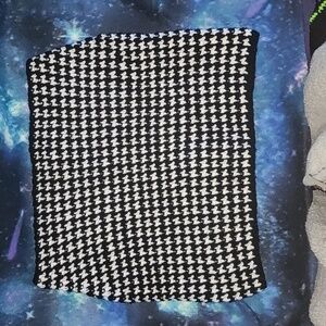 Houndstooth stitch mini skirt